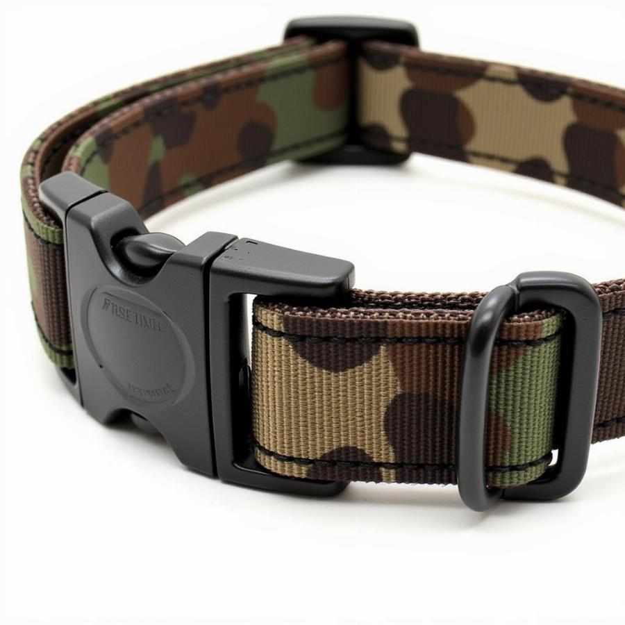 Durable Camo Dog Collar Made of Nylon